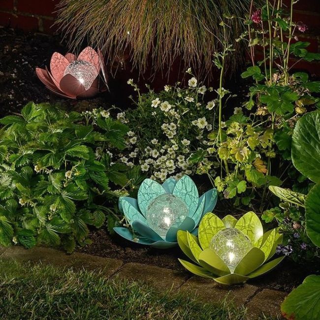 Auraglow Solar Powered Metal Water Lily LED Table Light 